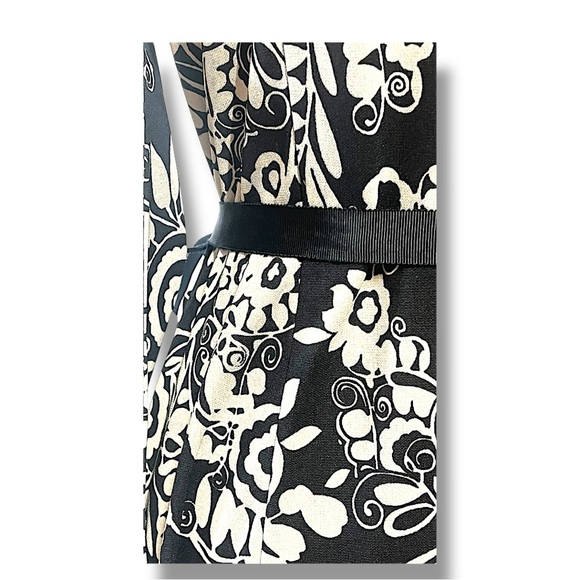 LOFT Wrap Maxi Dress in a Black & Light Taupe Floral  SZ 0 - Picture 5 of 15